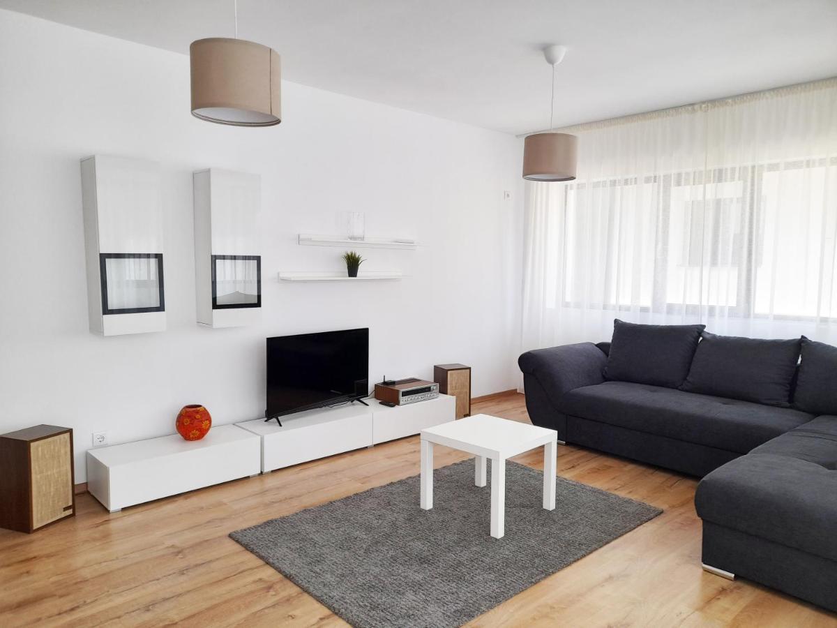 White Flat Apartment Bucharest Exterior photo
