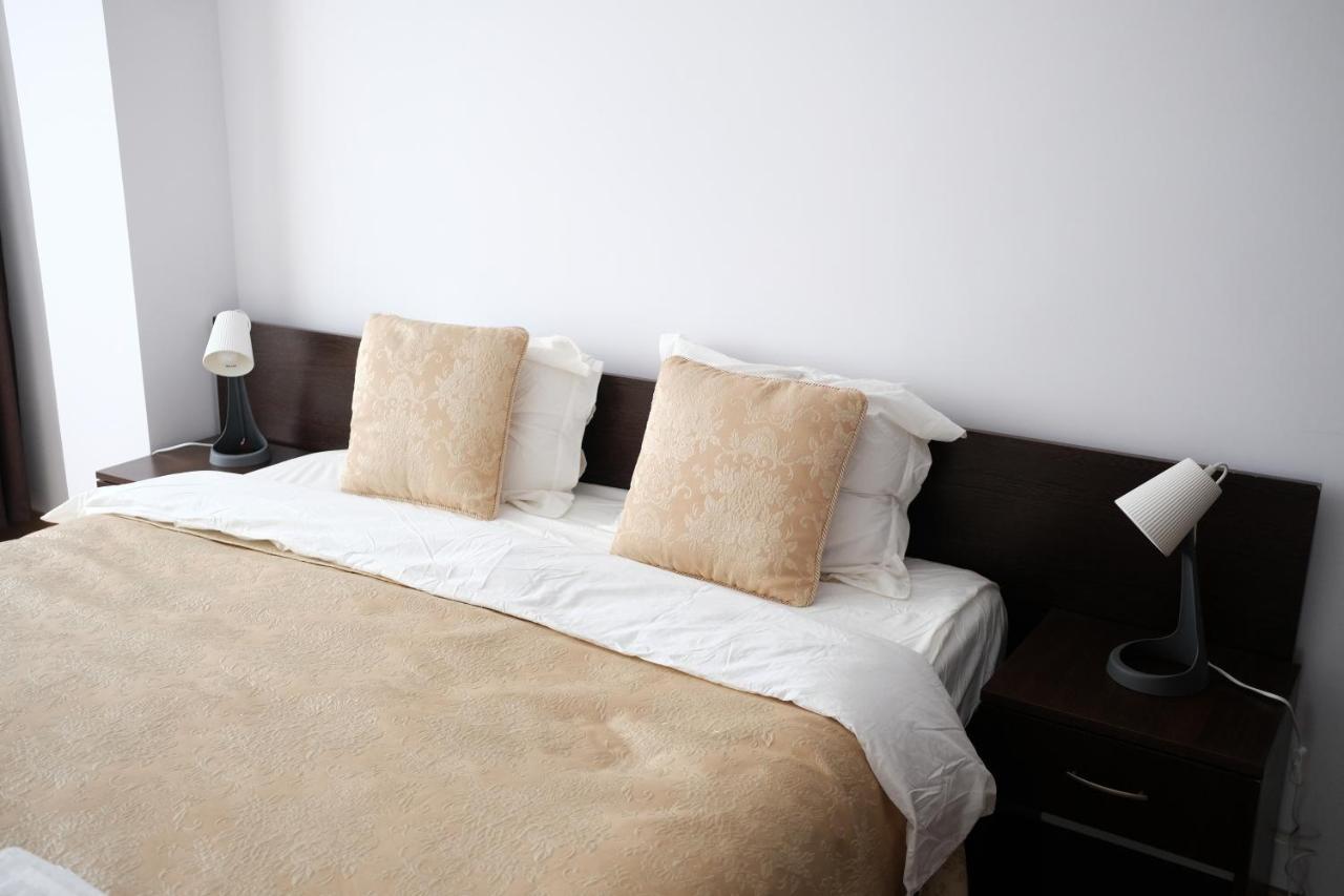 White Flat Apartment Bucharest Exterior photo